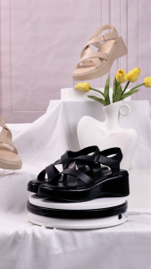 HCM - Sandal Đế Xuồng Hạnh Dung Quai Chéo Hậu Dán HD1163AV ( Màu Đen - Kem )