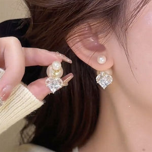 Pearl Grace Zircon Peach Heart Niche Design Earrings for Women 2024 New Arrival Trendy Unique Earrings Accessible Luxury Classy