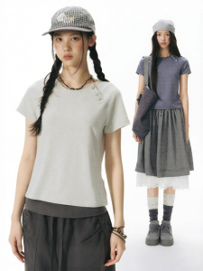 NAPSNAPS | Áo Thun Raglan Thiết Kế Gốc Đính Cúc Mỏng