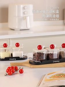 พร้อมส่ง กล่องใส่เครื่องเทศ/เครื่องปรุง พร้อมฝาปิดและช้อนตัก ฝามีที่จับเพื่อให้เปิดได้ง่าย วัสดุเกรดอาหาร ตัวกล่องใส่เป็นพลาสติกแข็งอะคริลิค LXY