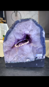 💰 Natural Crystal Cave Clearance Promotion Attract wealth with unique amethyst caves! 💎 Directly imported from 🇧🇷 Brazil and 🇺🇾 Uruguay — brand-new stock in 🇲🇾 Malaysia. ✅ 100% natural crystal caves available from small to large sizes all at spe