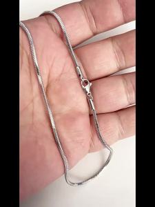 Penghantaran dari China [2025] Barang Kemas Rantai Ular Persegi Rantai Kalung Rantai Tulang Lelaki Trendi Ringan Mewah Reka Bentuk Niche Rantaian Nipis Lelaki Rantaian Titanium Steel Rantai Klavikula Wanita 3.5