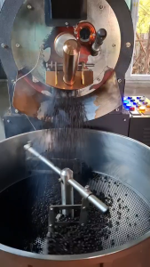 เมล็ดกาแฟคั่ว Classic Espressso คั่วกลางค่อนเข้ม ขนาด 250 กรัม