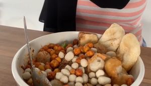 Pilus / Sukro Cikur Pedas Manis Ball Isi 50pcs Sari Rasa / KLC Snack Pedas / Makanan Ringan