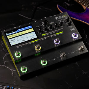 Mooer | Bộ Xử Lý Đa Hiệu Ứng Guitar Di Động MOOER PE100 Với 39 Hiệu Ứng 40 Mẫu Trống & 10 Tùy Chọn Nhịp Chất Liệu Kim Loại & Nhựa