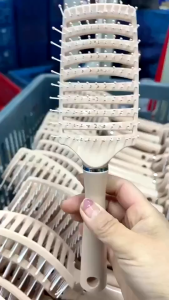 Lược chải tóc tạo kiểu ABS dẻo dai thiết kế vòng cung làm xoăn phồng dễ dàng bọc đầu