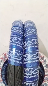 Ban RPM 250-17 Motif federal Ukuran 250-17 atau 70/90-17 Dietalase ini adalah ban belakang motor bebek ukuran 250-17 ring 17 ( SETARA UKURAN 70/90 RING 17 ) non tubeless (tube type) Untuk motor bebek ( Jupiter charisma revo supra dll) Bisa grosir ord