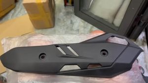 Ốp pô/ Che pô đen nhám xe Airblade 2020-2022 (125i-150i) zin.