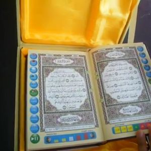 Digital Pen Al-Quran Alat Bantu Membaca Kitab Suci QURAN Bersuara dan Terjemahan Bahasa Indonesia