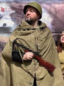 เสื้อกันฝนแบบคลุมศีรษะสำหรับเดินทางและปีนเขาแบบยุคสงครามเย็น ด้านหน้าเป็นลายทหารโซเวียต ขนาดกลาง อุปกรณ์สำหรับผู้ชาย