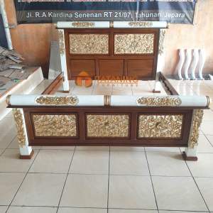 DIPAN MINIMALIS PILAR KAYU JATI FINISHING MEWAH RANGA TEMPAT TIDUR DEKORASI RUANG INTERIOR MURAH TATANING FIRNITURES JEPARA