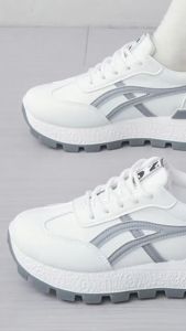 Gratis Ongkir - Sneakers Kasual Modis / Sepatu Fashion Ukuran 36-41