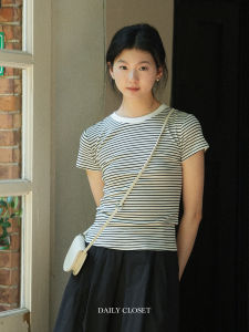 Áo Thun Nữ Cổ Tròn Tay Ngắn Co Giãn Ôm Vừa Vặn Mùa Hè DC524T0454 DAILY CLOSET Áo Thun Cotton Pha Trộn Thấm Hút Mồ Hôi
