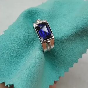 Cincin Permata Biru Safir Imitasi - Blue Signet Synthetic Rhinestones Ring Import / Aksesoris Pria Laki Cowok Macho Manly Batu Biru Silver Elegan Biker Punk Classic Vintage Retro Fashion Accessories Men Big Ring Elegant Premium Luxury Mewah Sintetis