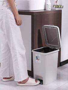 ถังขยะพลาสติก ทรงสี่เหลี่ยม เปิดได้ทั้งมือและเท้า มีทั้งหมด 4 ขนาด ใช้งานง่าย สะดวกต่อการใช้งาน