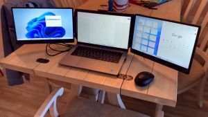 [Wondering] OFIYAA S2 14 Inch Portable Triple Monitor Screen For Laptop Extended Monitor 14 Inch Full HD Refresh Rate 1080P HD Mobile Pixels Trio For Airplanes And Co-working Energy Saving Dispaly