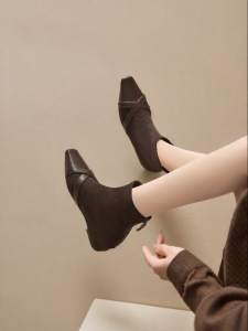 Josiny | Slender Cross Strap Fashion Boots