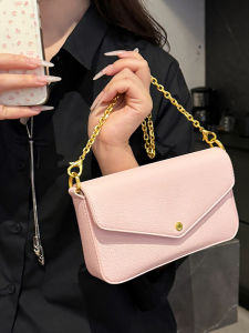 กระเป๋าสะพายข้างสี่เหลี่ยมเล็กสีชมพูเรียบง่ายสำหรับผู้หญิงในช่วงฤดูร้อนปี 2025 กระเป๋าสะพายข้างแบบสะพายข้างอเนกประสงค์สำหรับผู้หญิง กระเป๋าถือแบบลำลอง