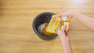 Combo 3 Gói Xốt Nấu Cơm Nisshin Hương Vị Ngọt Thịt Heo Và Nấm -  Nisshin Seifun Welna Shop