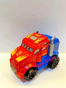 Kid Toys Truck Transform Into Robot 儿童变形玩具