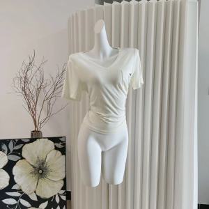 เสื้อยืดแขนสั้นคอวีลายปักผีเสื้อสไตล์เกาหลีสำหรับผู้หญิง ทรงหลวม ลำลอง แขนสั้น ทรงหลวม แขนสั้น คอวี แขนสั้น