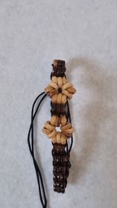 สร้อยข้อมือ ไม้ กะลา กะลามะพร้าว กำไลข้อมือไม้ ลายดอกไม้ 2 ดอก สร้อยคู่ชูดไทย คู่ชูดผ้าฝ้าย เครื่องประดับผู้หญิง วินเทจ ปรับยาว สั้นได้