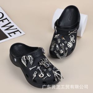 Crocs Jibbitz 27ชิ้นเครื่องประดับรองเท้าสไตล์พังค์สีเข้มหัวเข็มขัดรองเท้าโซ่รองเท้าแบบถอดออกได้สำหรับ Crocs