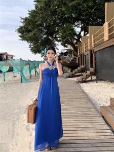 ชุดเดรสยาวคอวีแขนกุดผ้าไหมปลอมลายดอกไม้สำหรับผู้หญิง ชุดราตรียาวหรูหรา ชุดเดรสชายหาดสำหรับวันหยุด