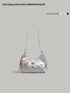 URCDN RDALVO | Quilted Crescent Shoulder Bag Commuter Style