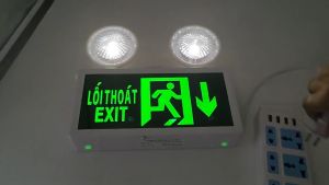 Đèn Sự Cố Khẩn Cấp Chiếu Sáng Kết Hợp Biển Chỉ Dẫn Thoát Hiểm Toilet Thoát Nạn Exit Thiết Bị Phòng Cháy Chữa Cháy