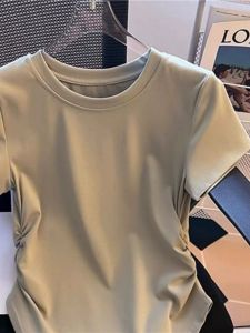 เสื้อยืดแขนสั้นทรงเข้ารูปสำหรับผู้หญิงในช่วงฤดูร้อนปี 2024 เสื้อคอตตอนผสมผ้ายืดแบบเรียบง่ายสวมใส่สบาย