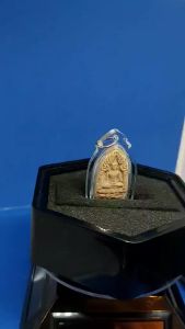 非常精美头帮（第一期）小模混合老经粉料（此尊经粉料非常精美）人缘至樽战无不胜之坤平佛佛牌人缘鸟满满经文已包好透明防水壳Master Ck Soon Thorn Mixed Old Holy Powder Roon Leak (1st Edition)Small Mold Phra Khun Paen Lang Salika Yant Amulet.