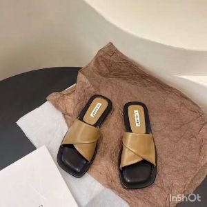 SANDAL FLAT WANITA SIMPEL SILUET SANDAL FLIP FLOP WANITA ELEGAN DAN KEKINIAN 2024 VIRAL