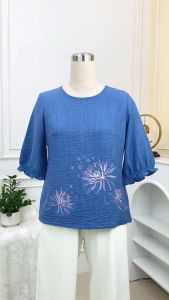 Áo kiểu trung niên chất liệu Đũi Vân Mây có độ mềm mại dễ chịu khi mặc AN4Y0602 Thời trang Thiều Hoa