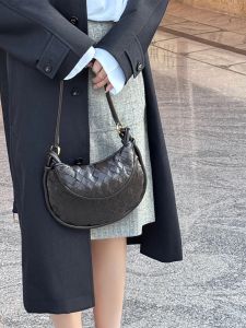 Womens Underarm Bag Summer Genuine Leather Handwoven Double Star Half-Moon Shape Single Shoulder Clutch Bag Fashionable