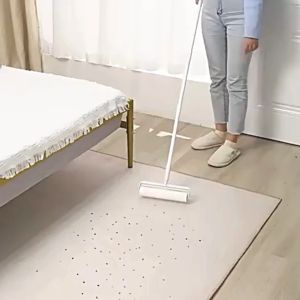 ลูกกลิ้งเก็บขนเทปกาว ลูกกลิ้งทําความสะอาด  ที่กลิ้งขนาด 24 cm ยืดหดได้ แถมฟรีรีฟิล 1 ม้วน