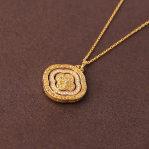 Chow Sang Sang 周生生 999 24K Pure Gold Cultural Blessing Auspicious Four Leaf Clover with diamond Necklace for Women 47cm 95469N