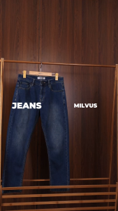MILVUS EASYWEAR Quần Jeans Nam Ống Suông 012 EASYJEAN Quần Bò Nam Cao Cấp Mềm Mại Co Giãn Đi Dạo Đi Cafe Dạo Phố Du Lịch Chất Liệu Denim Thiết Kế Cổ Điển Phù Hợp Cho Trang Phục Hàng Ngày.