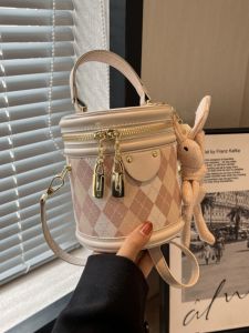 Fashionable Versatile Small Handbag Womens Bag 2025 New Elegant Texture Handheld Single Shoulder Bag Summer High-End Feel Crossbody Bag