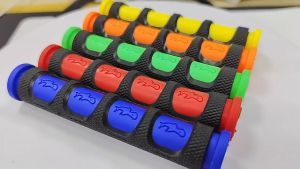 ยางหุ้มมือเบรค 2 ชิ้น นวมเบรค ปลอกเบรกมือ จักรยานยนต์ เนื้อแน่นๆ งานนุ่ม กระชับมือ ใช้คู่กับก้านเบรค ทำให้สวยงาม และเท่มากขึ้น (2 ชิ้น)