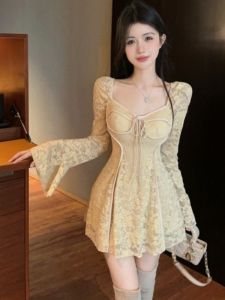 GUZILIAN | Lace Hollow-out Square Collar Flared Sleeve Waist-tied Design Sense Dress