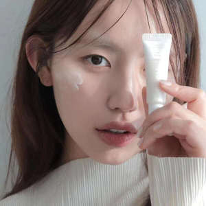 ♛South Korea niche Feev high gloss liquid blush multifunctional new pearlescent sequins modified color moisturizing three-dimensional☞