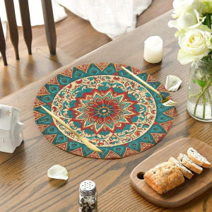 VIKAMA 4PC แผ่นรองจานมันดาลาที่แปลกใหม่พร้อมรูปแบบที่ซับซ้อนในสีแดงและสีน้ำเงินสำหรับร้านอาหารคาเฟ่และตกแต่งบ้าน