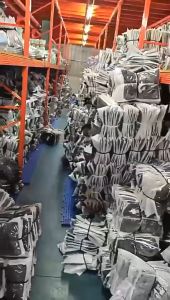 High - street vintage mens jeans. Trendy brand. Loose - fit.