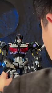 Optimus Prime Hiệp Sĩ Biến Hình Đèn LED Robot Biến Hình Khối Xây Dựng Người Lớn Sưu Tập Nhân Vật Hành Động Bộ Mô Hình 2045 Chiếc