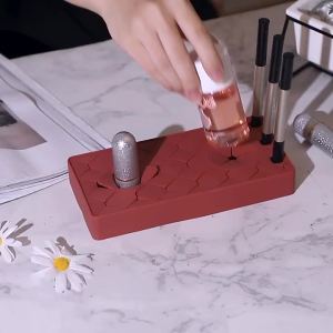 New Silicone Lipstick Holder Portable Makeup Brush Organizer Cosmetic Storage Box Large Capacity Travel Vanity Case Accessories