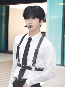 Salty Yuanjin Same Strap Men and Women All-Matching Fashion Punk Binding Belt Leather Chest Strap Fashion Wind Muscle Props