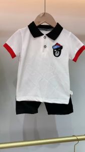 Pakaian anak-anak setelan anak usia 0-5 tahun Kaos Kerah Logo Dada Avatar Lengan Pendek Celana Pendek Kasual Warna Solid Anak laki-laki musim panas yang tampan penjualan panas baru setelan dua potong