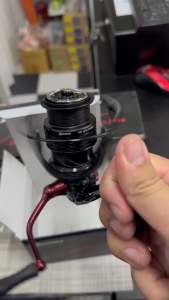 รอกตกปลา Bazooka Air Spin บาซูก้า แอร์ สปิน เสียงแจ๋ว เบาหวิว!