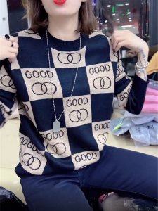 Elegant Knitted Sweater with Shiny Letter Design Half High Collar Long Sleeve Overhead Style for Women Casual Chic Look